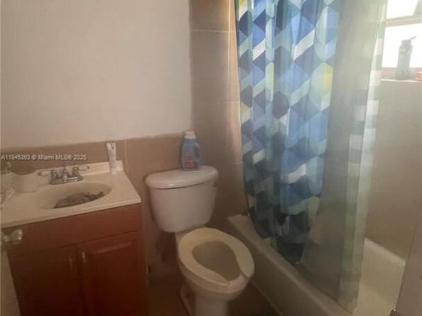 1061 SW 4th Ter, Deerfield Beach FL 33441