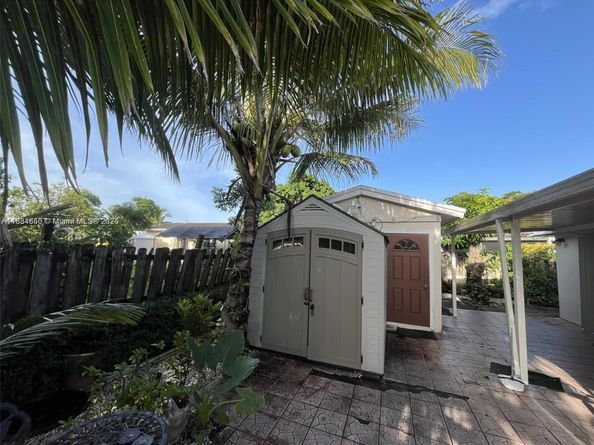15745 SW 303rd Ter, Homestead FL 33033