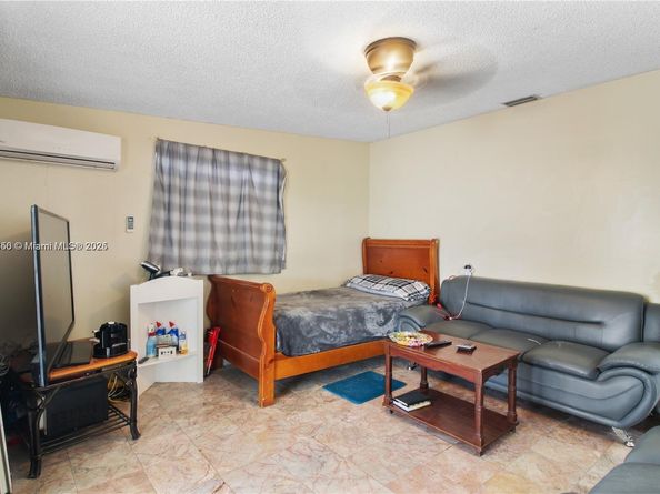 15745 SW 303rd Ter, Homestead FL 33033