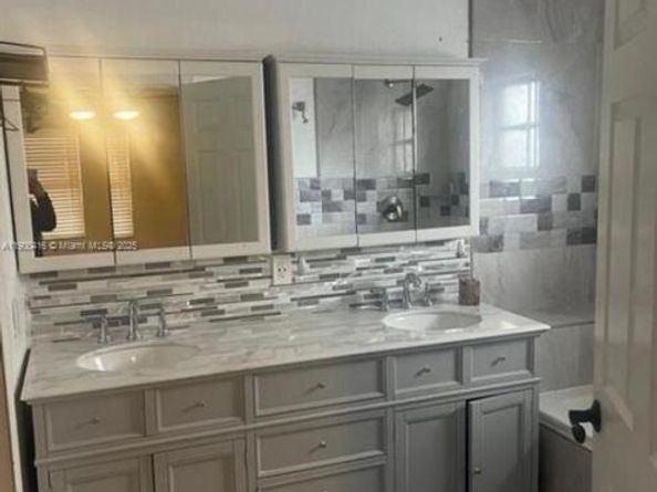 14880 SW 56th Ter, Miami FL 33193