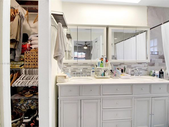 14880 SW 56th Ter, Miami FL 33193