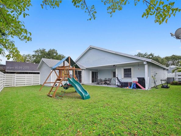 15025 SW 142nd Pl, Miami FL 33186