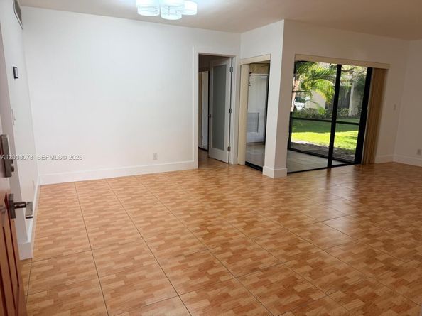 11509 NW 10th St 11509, Pembroke Pines FL 33026