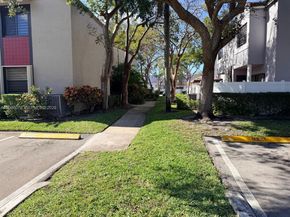 11509 NW 10th St 11509, Pembroke Pines FL 33026
