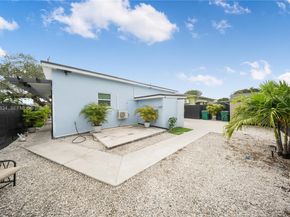 3041 NW 51st St, Miami FL 33142