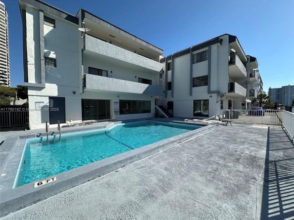 3582 NE 171st Street 301, North Miami Beach FL 33160