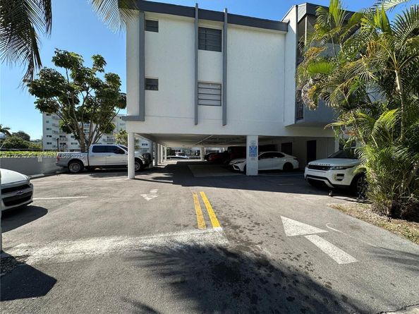 3582 NE 171st Street 301, North Miami Beach FL 33160