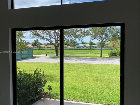 4416 NW 9th St, Plantation FL 33317