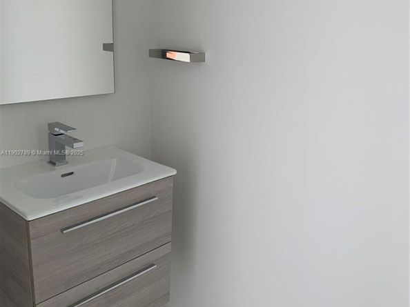 4416 NW 9th St, Plantation FL 33317