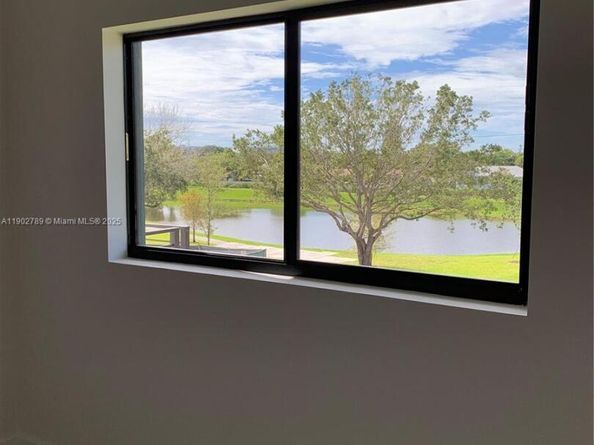 4416 NW 9th St, Plantation FL 33317