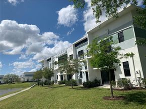 4416 NW 9th St, Plantation FL 33317