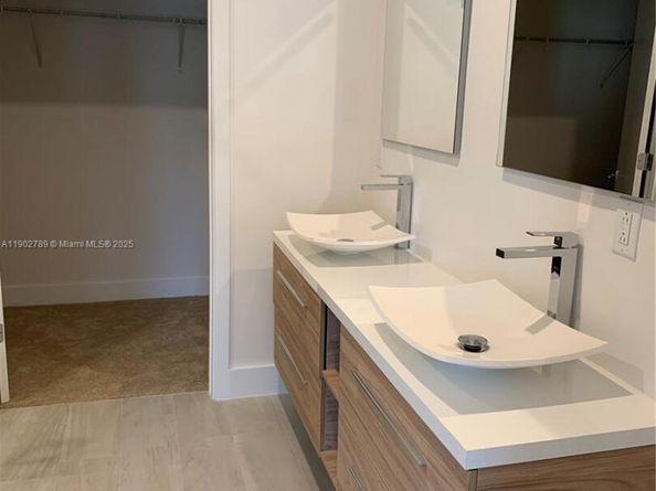 4416 NW 9th St, Plantation FL 33317