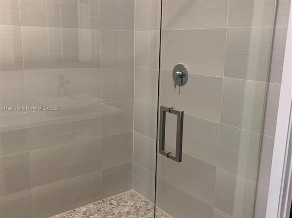 4416 NW 9th St, Plantation FL 33317