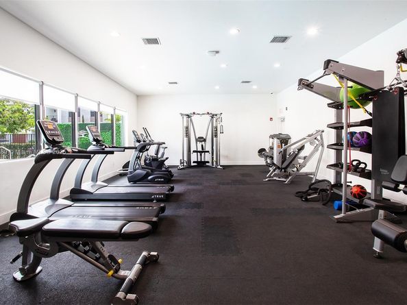 4416 NW 9th St, Plantation FL 33317