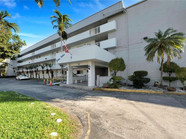 3750 NE 170th St 101, North Miami Beach FL 33160