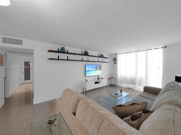 3750 NE 170th St 101, North Miami Beach FL 33160