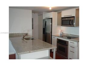 185 SW 7th St 1909, Miami FL 33130