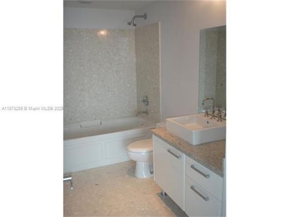 185 SW 7th St 1909, Miami FL 33130