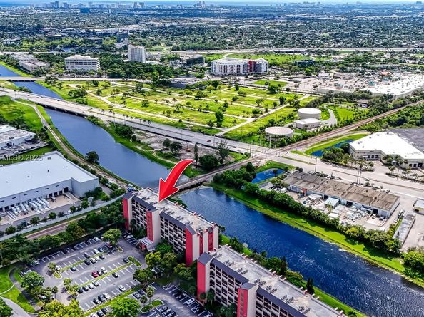 2200 S Cypress Bend Dr 804, Pompano Beach FL 33069