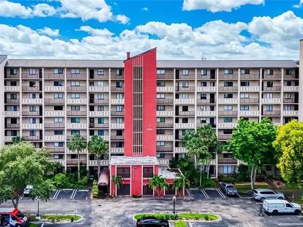 2200 S Cypress Bend Dr 804, Pompano Beach FL 33069