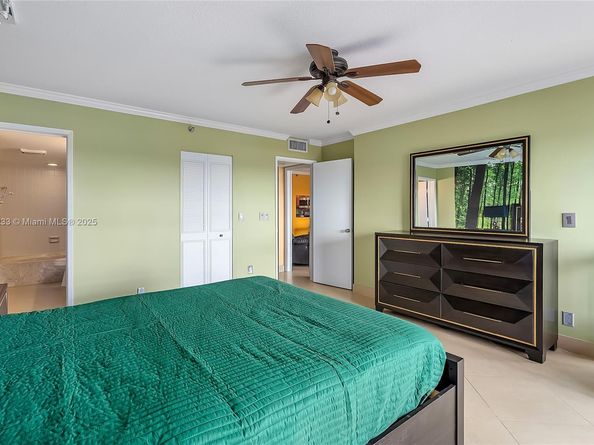 2200 S Cypress Bend Dr 804, Pompano Beach FL 33069