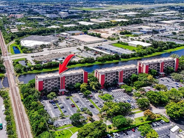 2200 S Cypress Bend Dr 804, Pompano Beach FL 33069