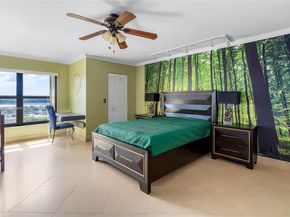 2200 S Cypress Bend Dr 804, Pompano Beach FL 33069