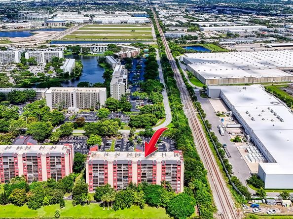 2200 S Cypress Bend Dr 804, Pompano Beach FL 33069