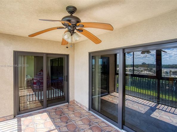 2200 S Cypress Bend Dr 804, Pompano Beach FL 33069