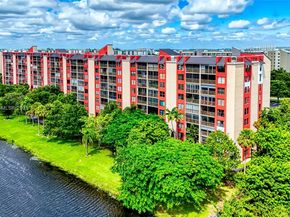 2200 S Cypress Bend Dr 804, Pompano Beach FL 33069
