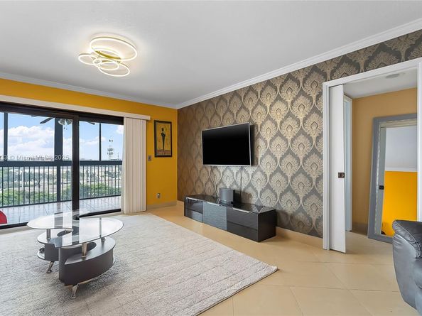 2200 S Cypress Bend Dr 804, Pompano Beach FL 33069
