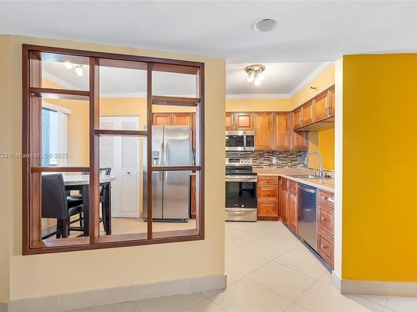 2200 S Cypress Bend Dr 804, Pompano Beach FL 33069