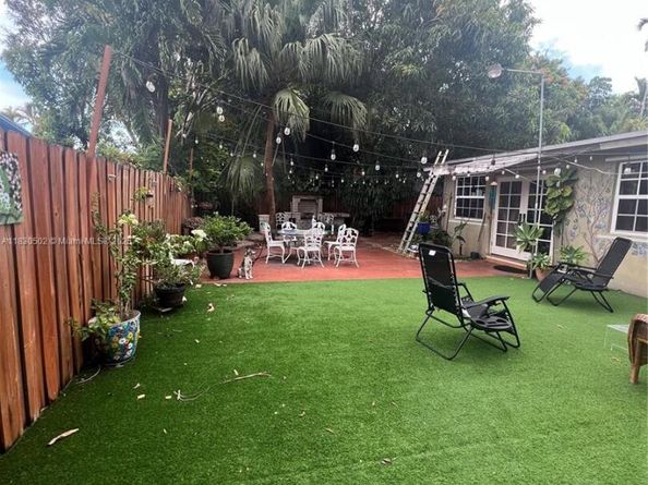 2815 SW 36th Ave, Miami FL 33133