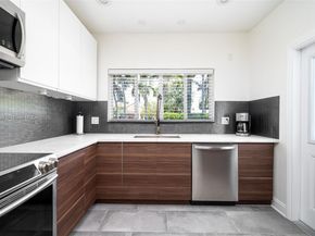 435 NE 36th St, Boca Raton FL 33431