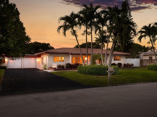 435 NE 36th St, Boca Raton FL 33431