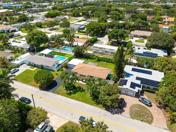 435 NE 36th St, Boca Raton FL 33431