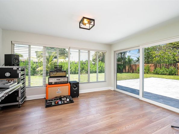 435 NE 36th St, Boca Raton FL 33431
