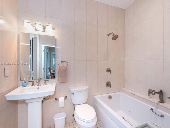 1036 S Greenway Dr, Coral Gables FL 33134