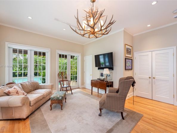 1036 S Greenway Dr, Coral Gables FL 33134