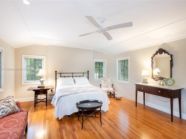 1036 S Greenway Dr, Coral Gables FL 33134