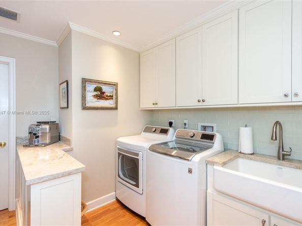 1036 S Greenway Dr, Coral Gables FL 33134