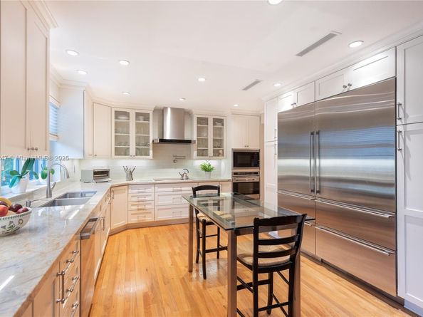 1036 S Greenway Dr, Coral Gables FL 33134