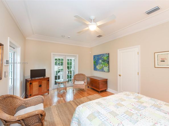 1036 S Greenway Dr, Coral Gables FL 33134