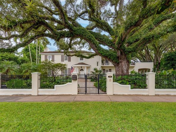 1036 S Greenway Dr, Coral Gables FL 33134