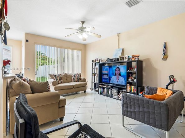 15683 NW 12th Rd, Pembroke Pines FL 33028