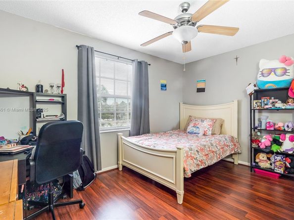 15683 NW 12th Rd, Pembroke Pines FL 33028