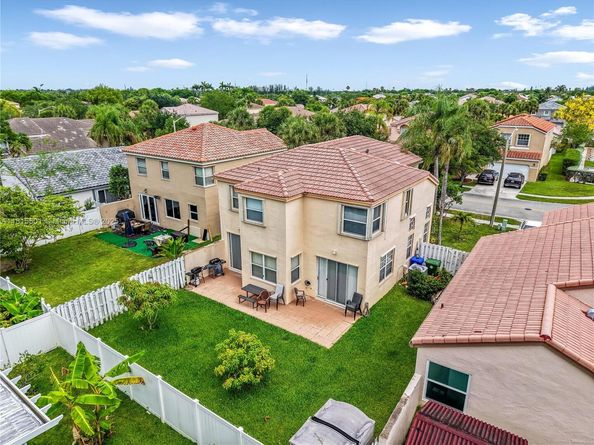15683 NW 12th Rd, Pembroke Pines FL 33028