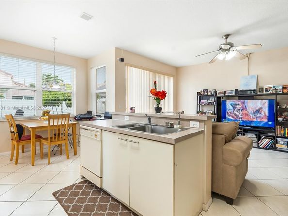 15683 NW 12th Rd, Pembroke Pines FL 33028