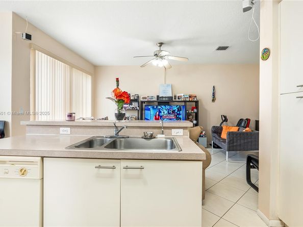15683 NW 12th Rd, Pembroke Pines FL 33028