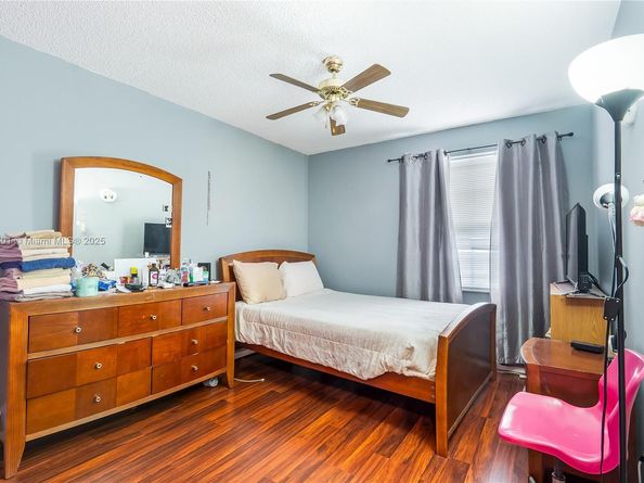15683 NW 12th Rd, Pembroke Pines FL 33028